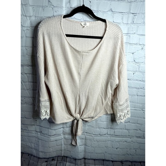 ENTRO LADIES BEIGE‎ TOP WITH GORGEOUS SLEEVE DETAIL  SZ (S)   EUC      A-272 - Picture 1 of 4